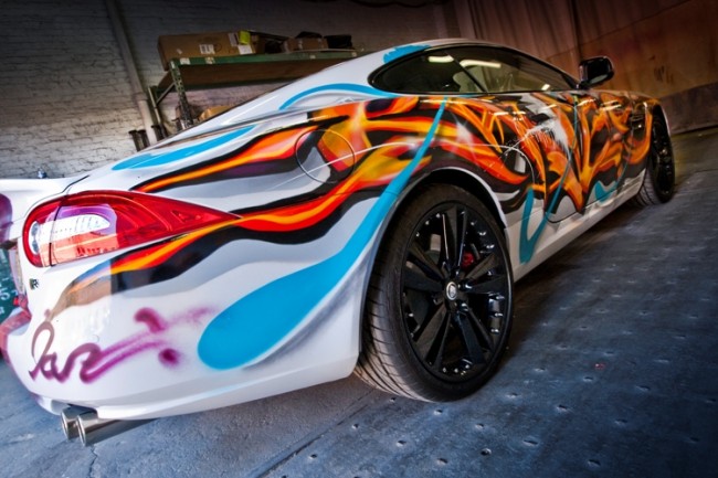 XKR grafiti y lo que Jaguar entiende por conmemoración