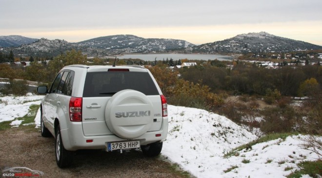 Suzuki Grand Vitara Black & White 34