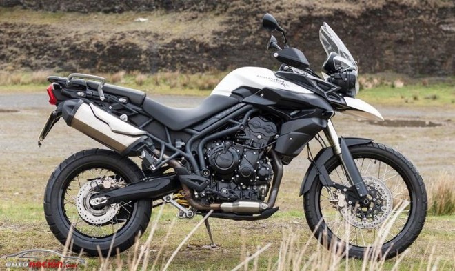 Triumph Tiger 800 XC 01