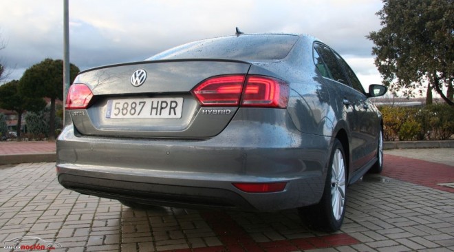 Volkswagen Jetta Hybrid Sport 11