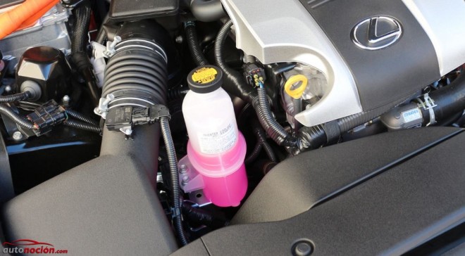 Por qué revisar el líquido anticongelante del coche en pleno verano?