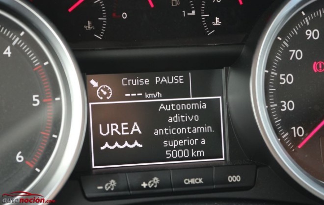 VÍDEO, Cómo rellenar AdBlue en los coches diésel