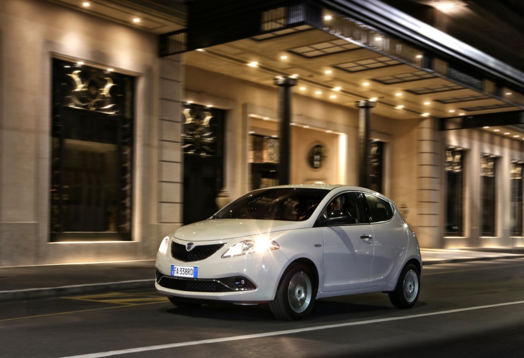 Ya Está Aquí El Renovado Lancia Ypsilon Todos Los Precios Y Detalle De Equipamiento