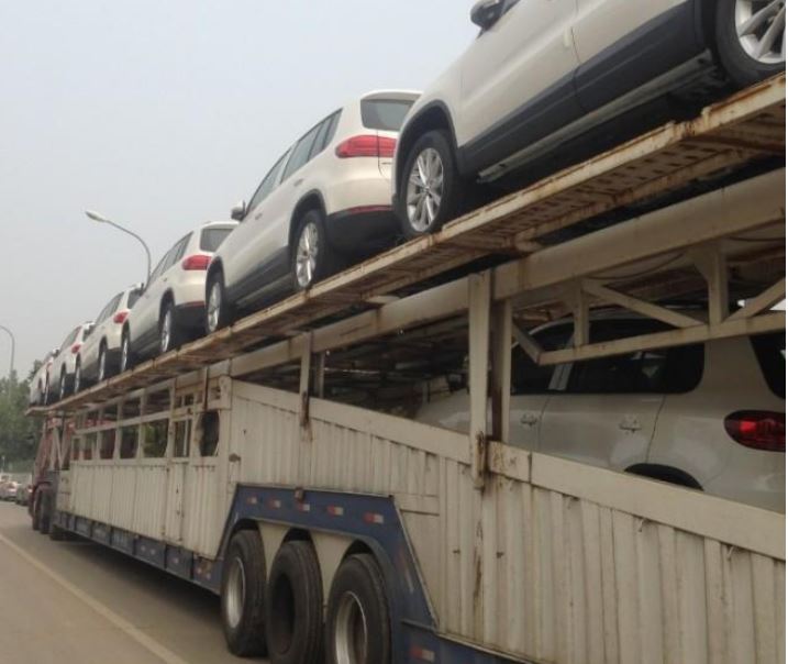 Ojo a bestia: Así son los camiones transporte de coches en China… ¿¡