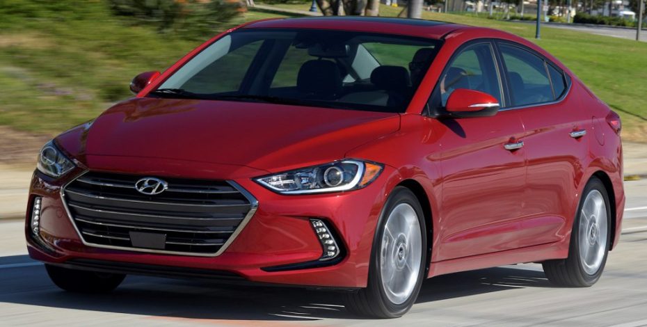 El Hyundai Elantra hace su debut internacional: Estrena un 1.4 TGDI con 130 CV