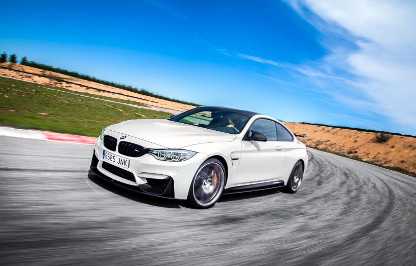 BMW M4 CS: El GTS se civiliza y llega de forma limitada a España por 132.900 euros