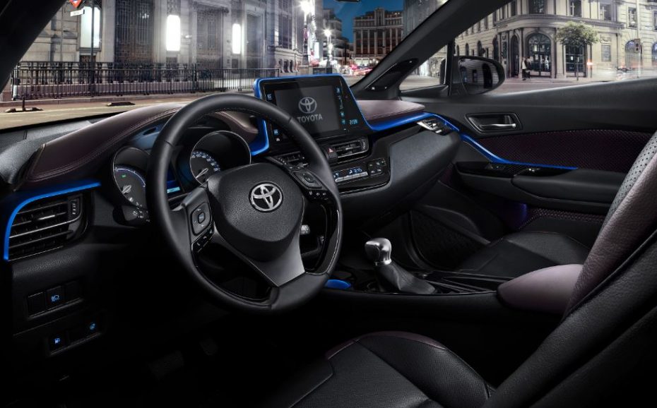 Toyota revela el interior del C-HR: ¿Un nuevo rumbo en la marca japonesa?