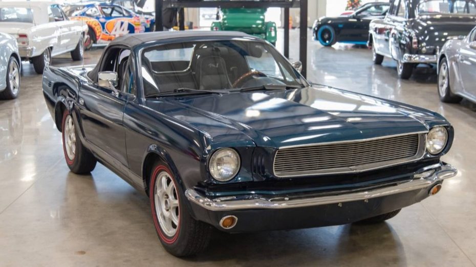 ¿Destrozo o acierto? Este Mustang clásico es, en realidad…. ¡Un Mazda MX-5 de 1997!