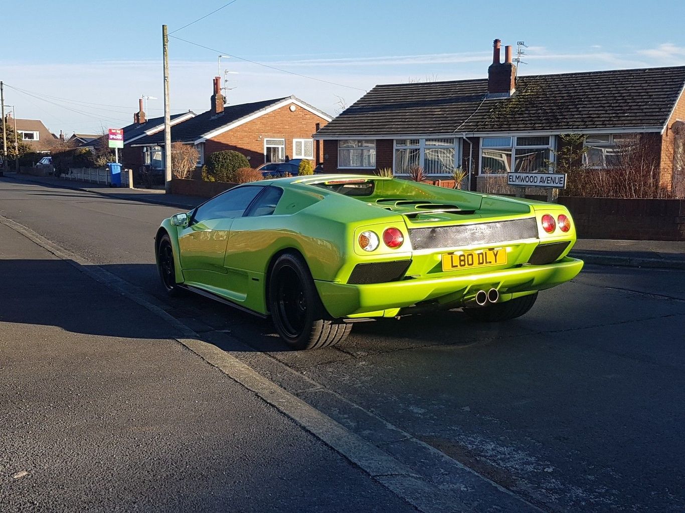 Esta réplica de un Lamborghini Diablo es casi perfecta… ¡Y puede ser tuya  por muy poco!