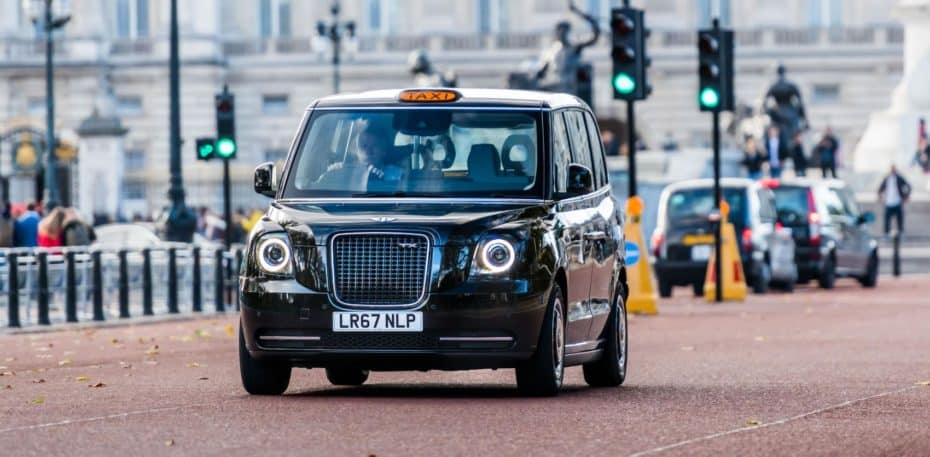 Atento taxita, el «típico taxi londinense» quiere llegar a nuestras calles: Un eléctrico con generador