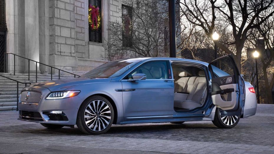 Lincoln celebra el 80º aniversario del Continental con esta exclusiva limusina de puertas suicidas