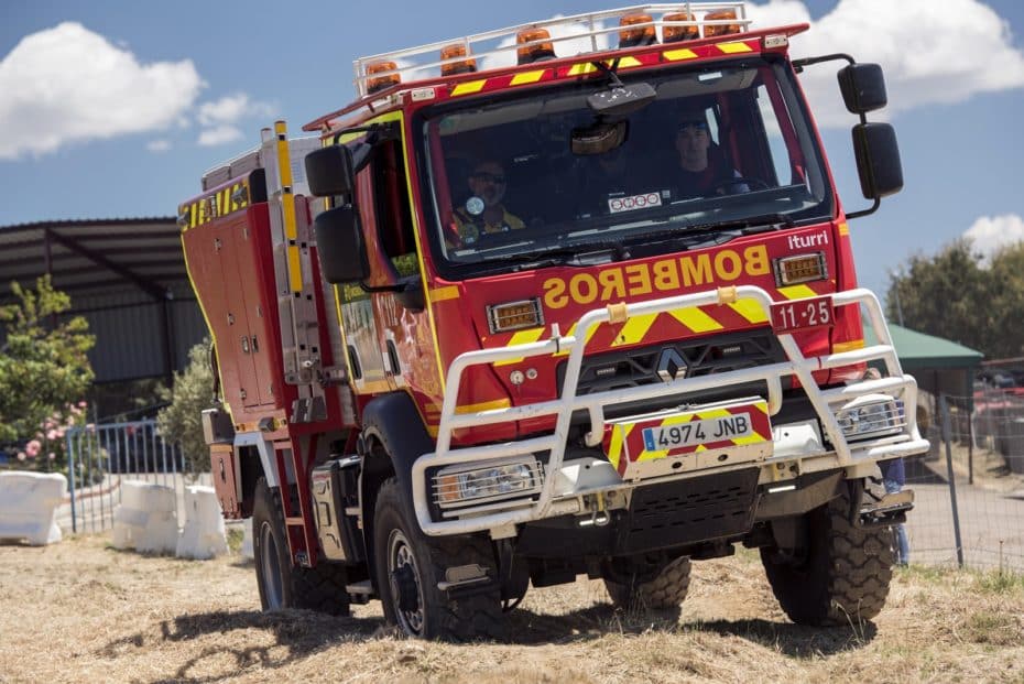 Así vivimos la ‘I Off Road Challenge by Renault Trucks’: Una jornada campo a través con camiones de bomberos forestales