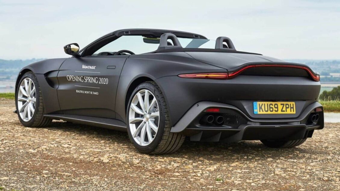 Primeras imágenes del Aston Martin Vantage Roadster: ¿Todavía prefieres un Porsche 911 Cabrio?