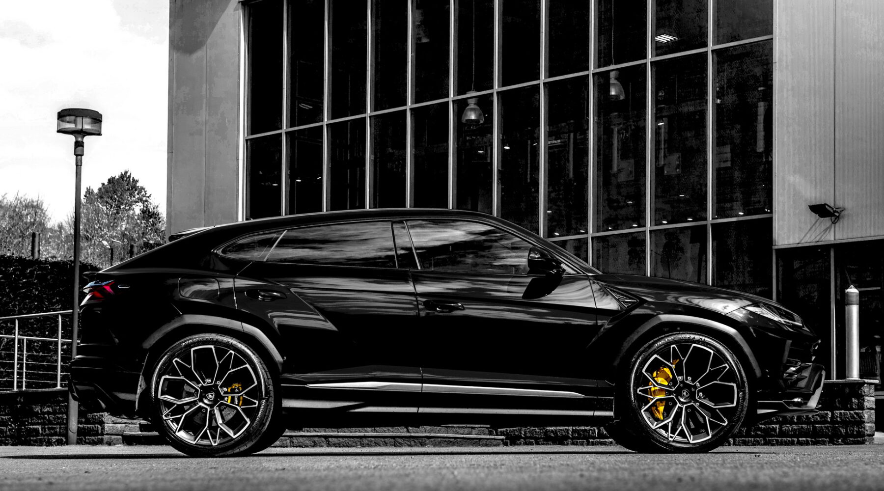 El siniestro Lamborghini Urus de Wheelsandmore suma hasta 158 CV y 122 Nm a  la ecuación