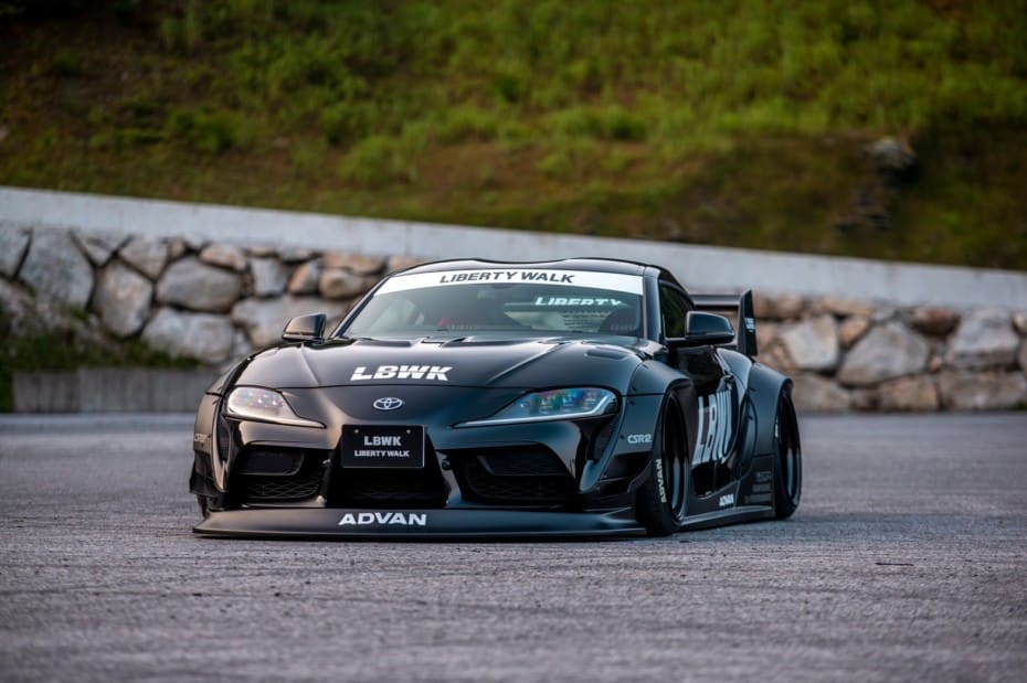 Liberty Walk vuelve a la carga con una extravagante propuesta para el Toyota Supra