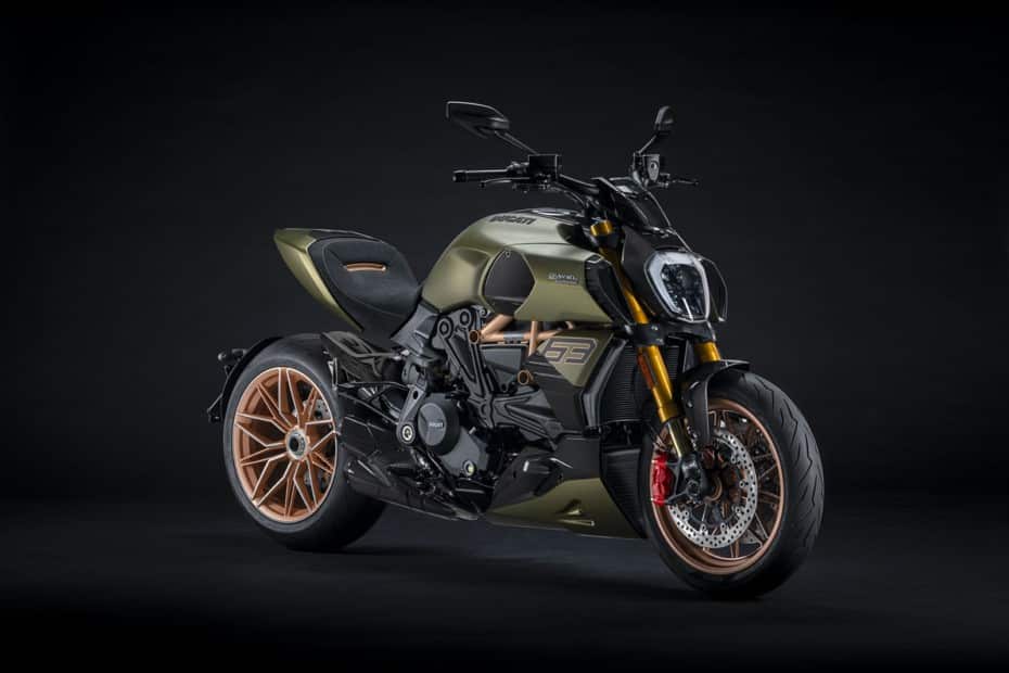 Ducati diavel 1260 lamborghini