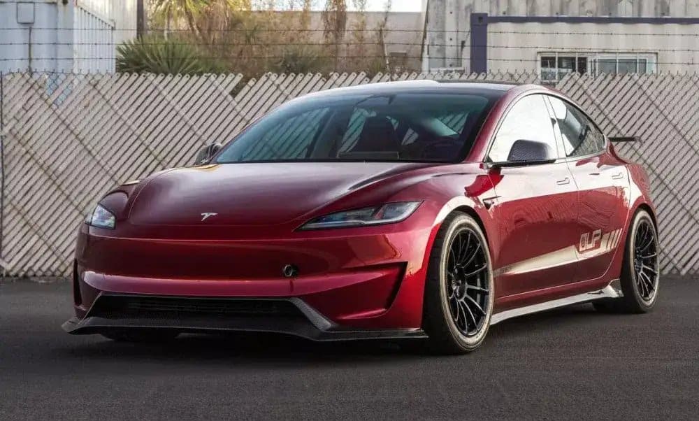 El Tesla Model 3 Performance recibe el exterior en fibra de carbono que merecen sus cifras