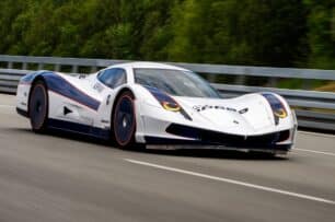 El Aspark SP600 Hypercar ya es el coche eléctrico más rápido del mundo con un récord a 438,7 km/h