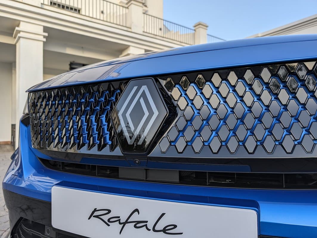 parrilla Renault Rafale