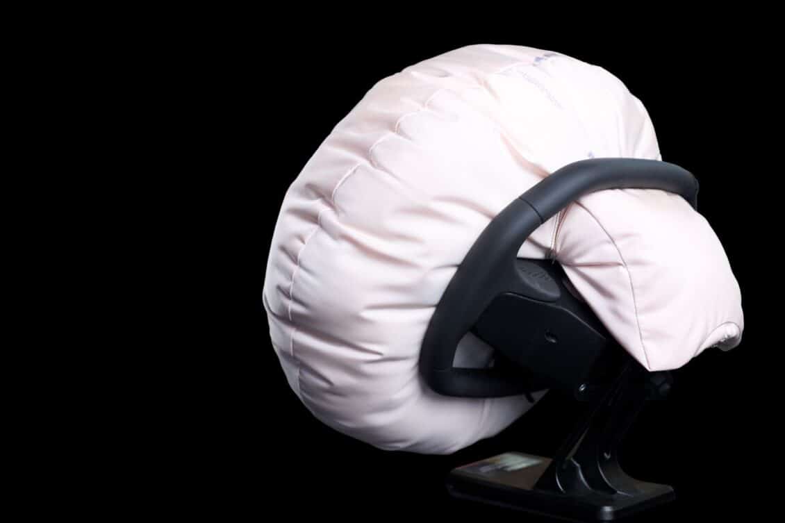 Este nuevo airbag no sale del centro de tu volante