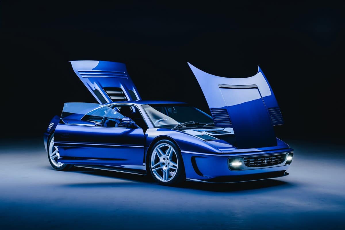 Ferrari 355 by Evoluto puertas abiertas