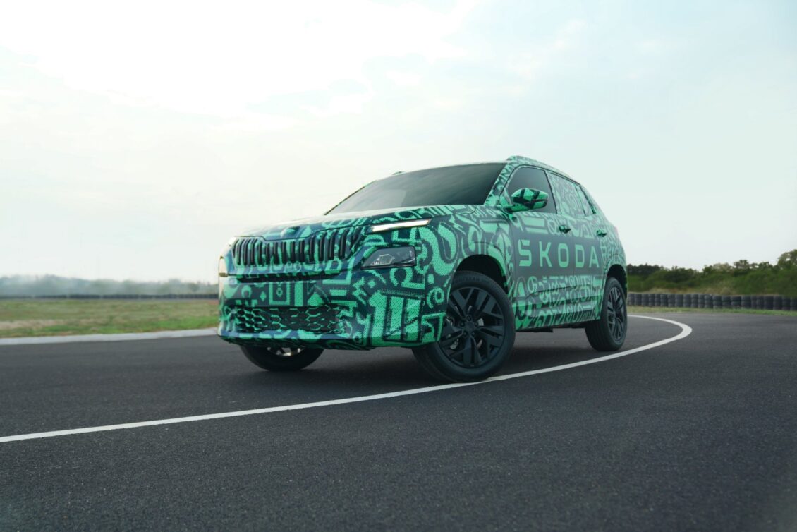 El Škoda Kylaq, el SUV más pequeño de la compañía, se deja ver camuflado