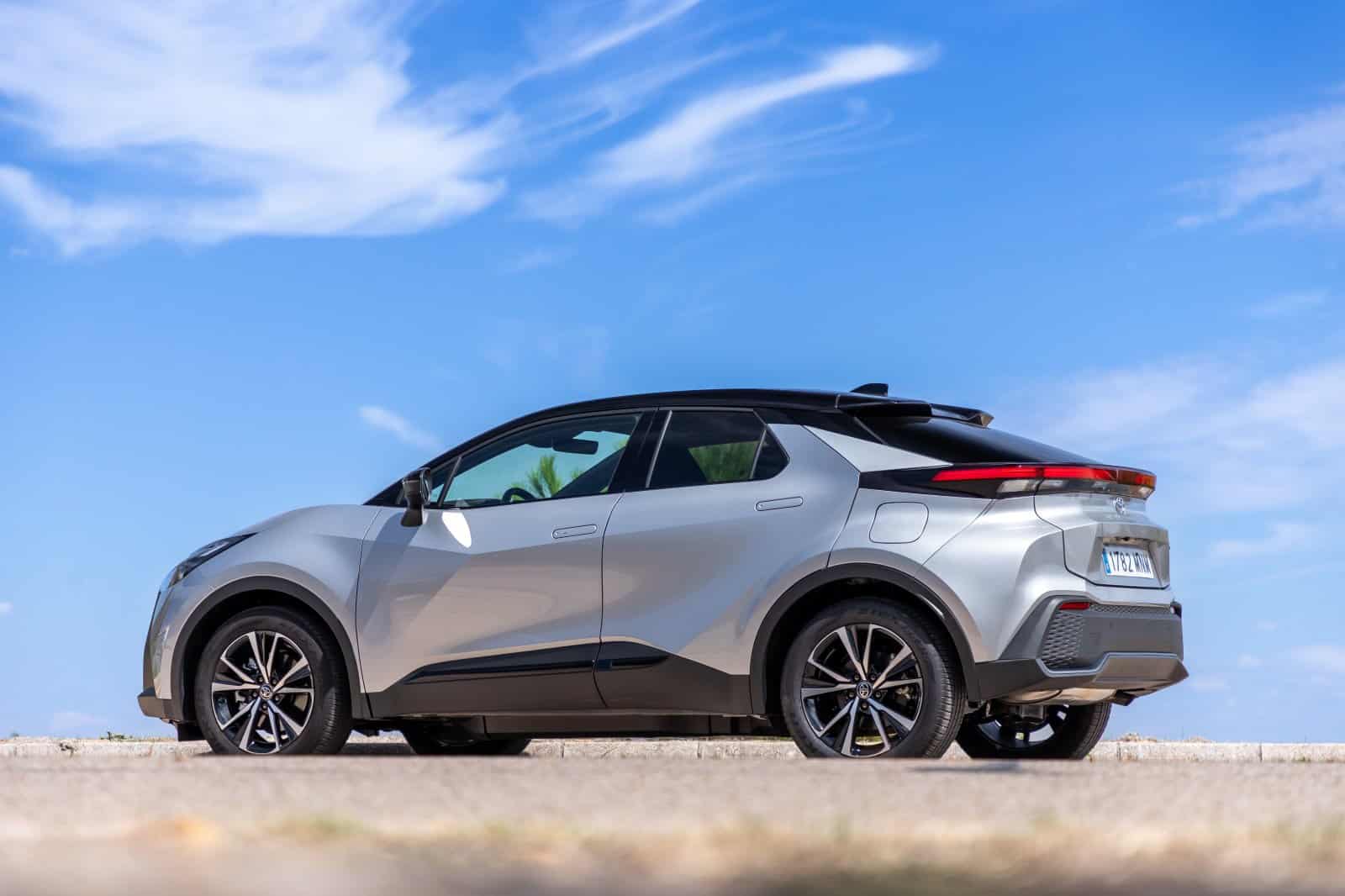 El Toyota C-HR 220PH es una alternativa prestacional y poco 'tragona'.