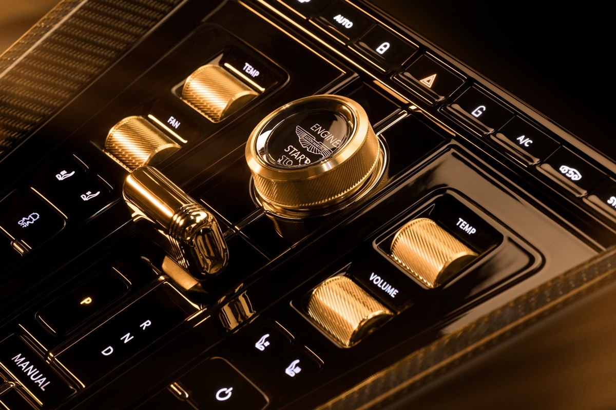 interior Aston Martin DB12 Goldfinger Edition