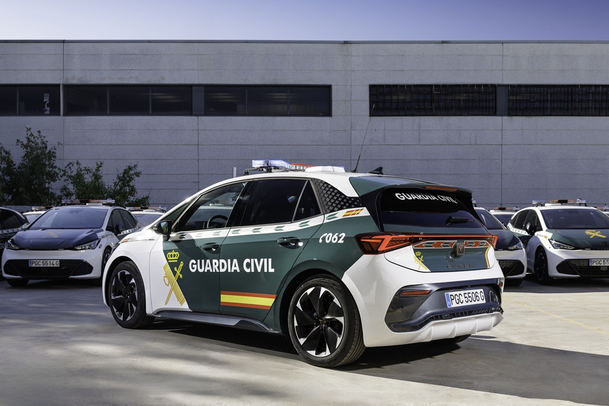 trasera CUPRA Born Guardia Civil