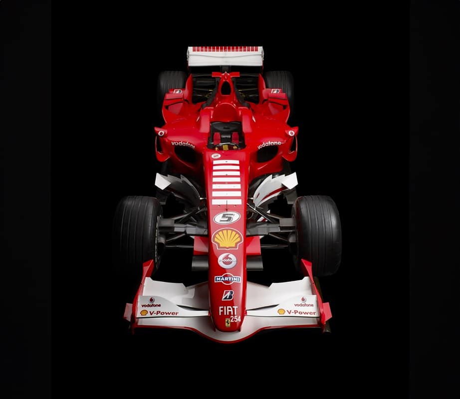 Ferrari 248 F1, na ktorom Michael Schumacher dosiahol päť víťazstiev vo svojej poslednej sezóne, mieri na dražbu. 