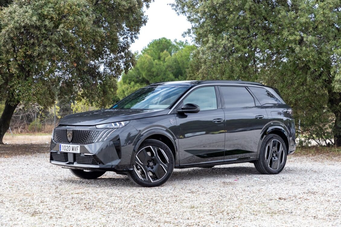 Prueba Peugeot 5008 Hybrid 136 e-DCS6 GT: espacioso, tecnológico y con pegatina ‘ECO’