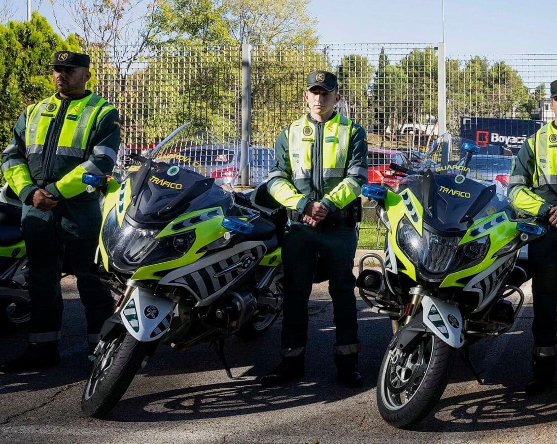 Así son los nuevos chalecos airbag que llevarán los agentes de la Guardia Civil