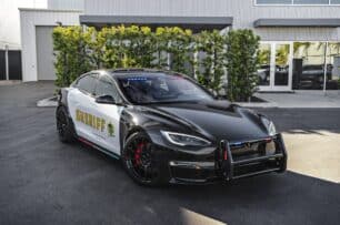 Este Tesla Model S Plaid de Policía con 1.020 CV le pondrá las cosas difíciles a los malos