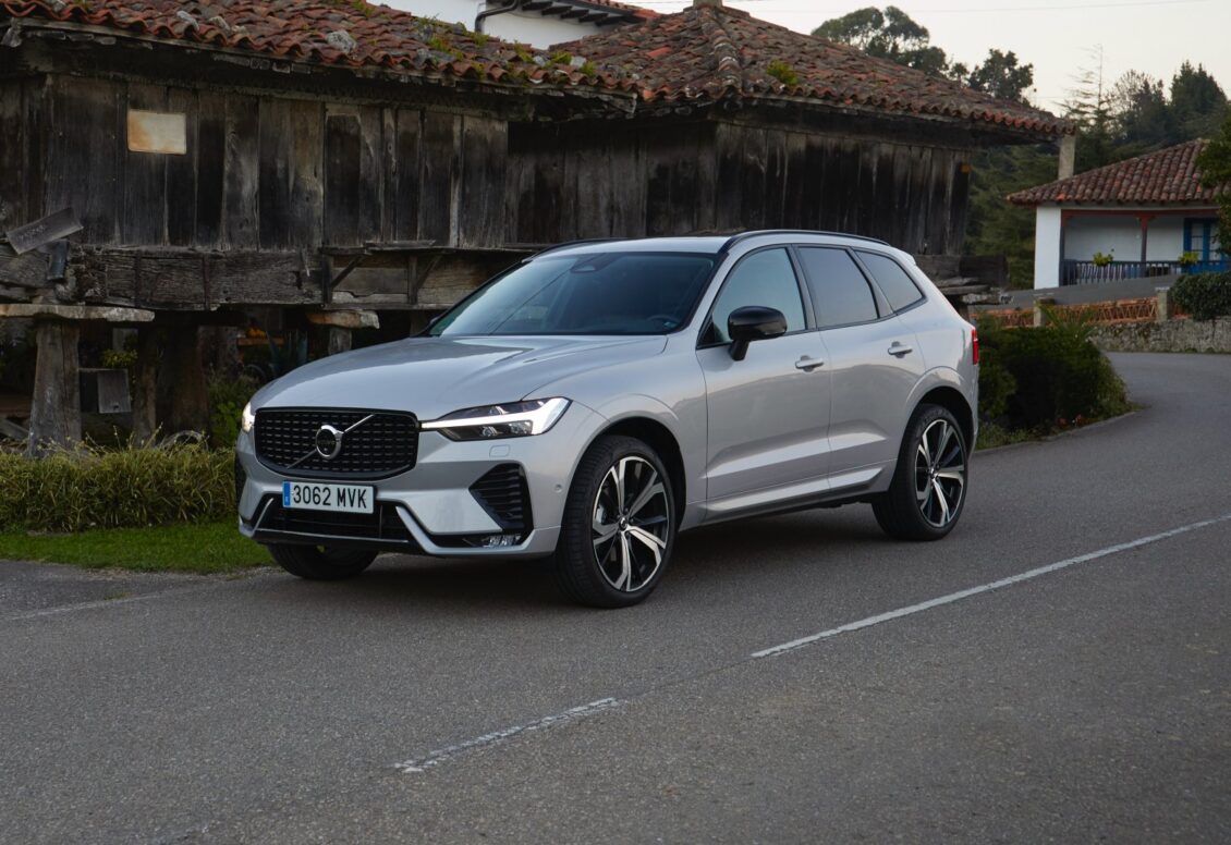 Los Volvo XC40 y XC60 MY25 suman sutiles, pero interesantes novedades