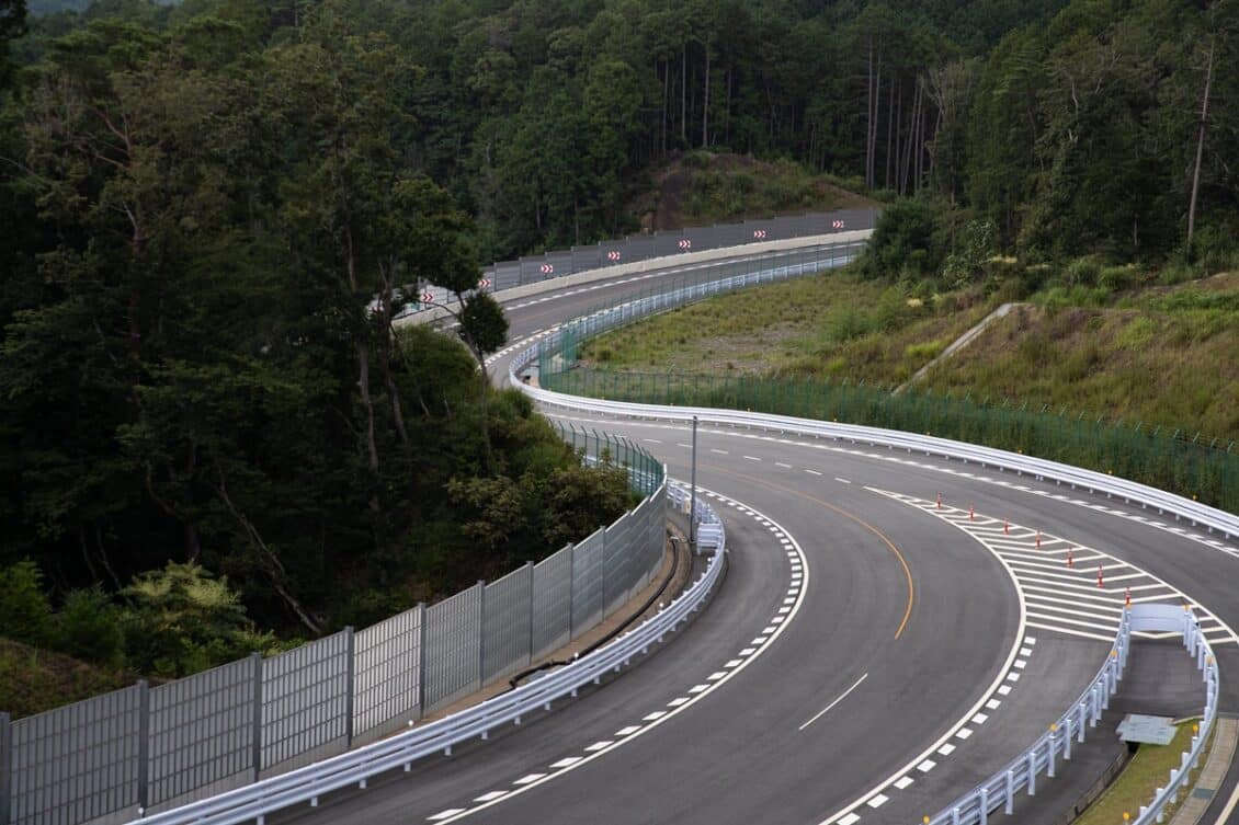 Lexus estrena nuevas oficinas y ojo, han recreado partes hasta de Nürburgring