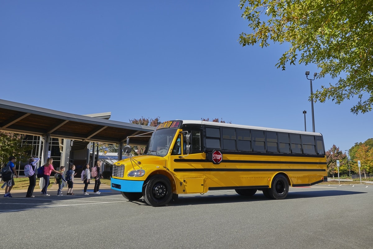 autobus amarillo escolar