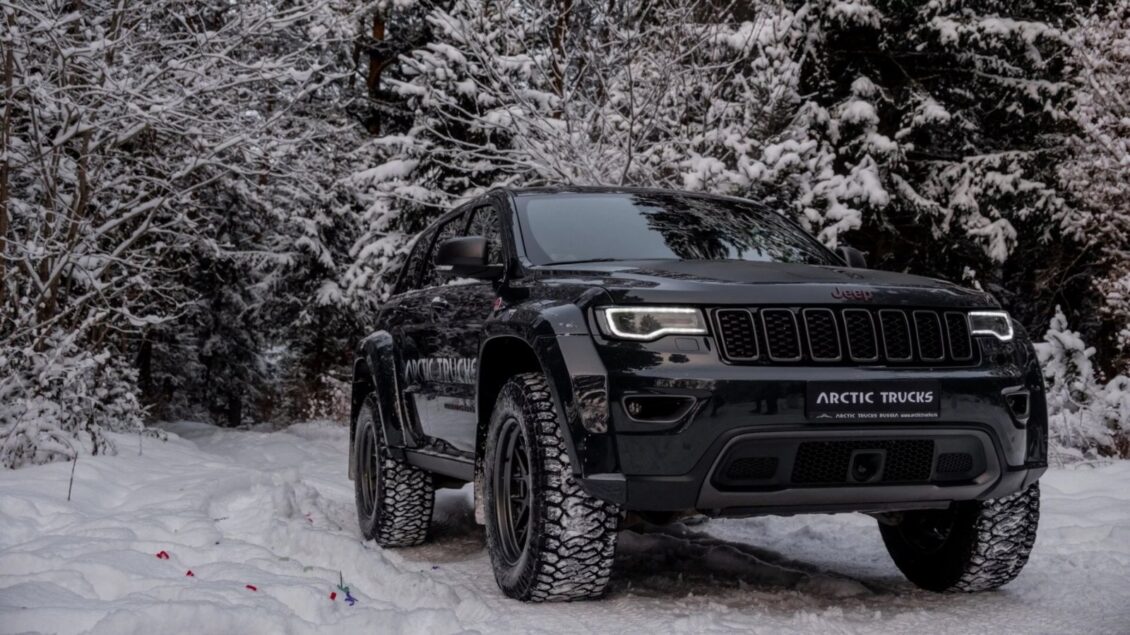 Este Jeep Grand Cherokee AT35 es el juguete que querrías tener en otra ‘Filomena’