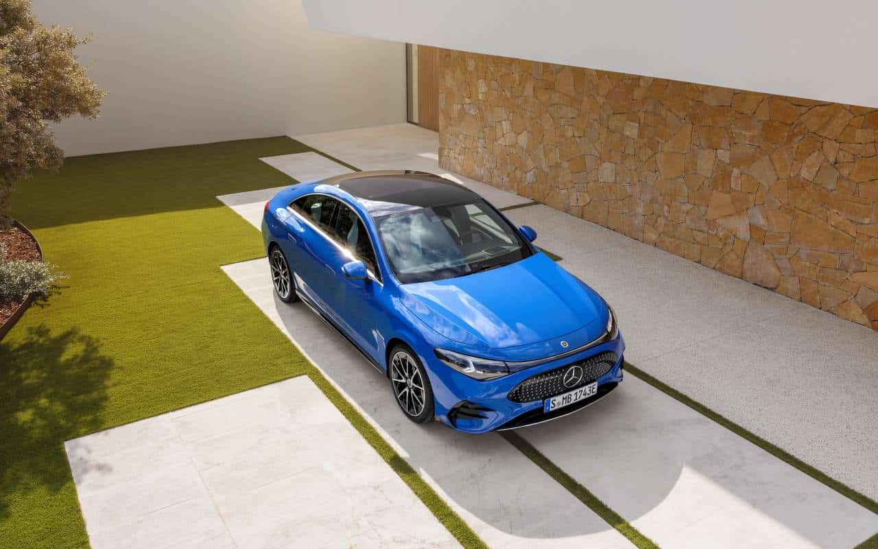 mercedes benz cla azul