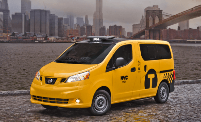Los yellow cab ahora serán Nissan NV200 y tendrán techo de cristal