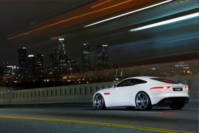 El Jaguar C-X16 deslumbra en Los Angeles