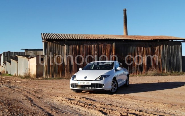 Prueba Renault Laguna Coupé: Elegancia y Dinamismo (Parte I)